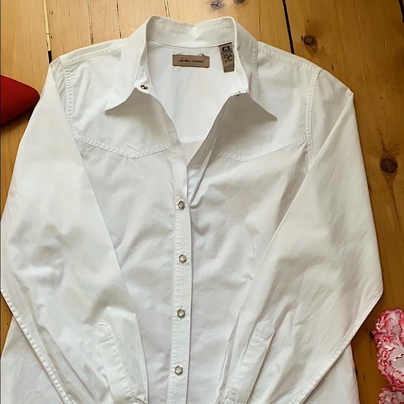 Partial button down, collared blouse. - Picture 3 of 5